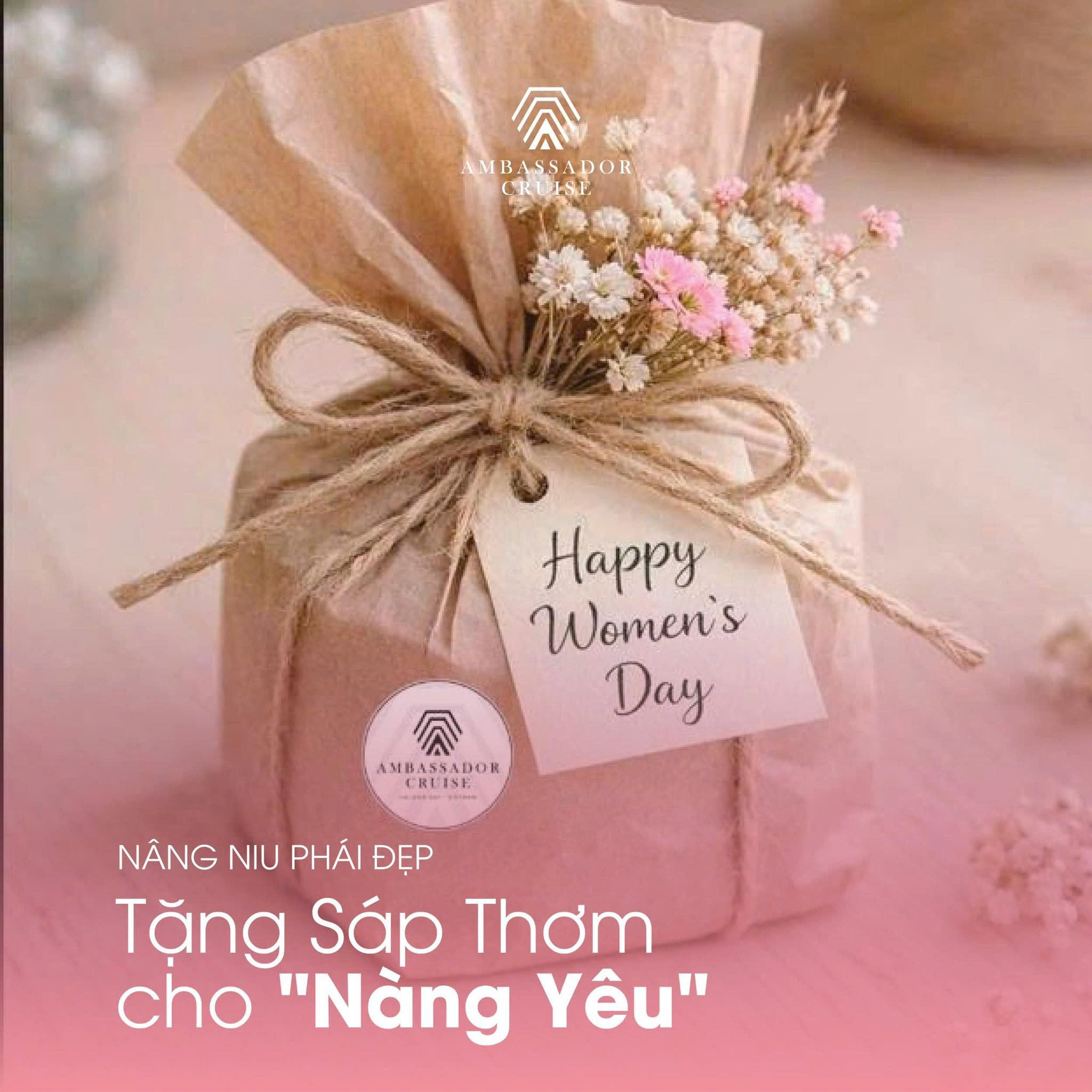 Du thuyền Ambassador Hạ Long tặng đồ uống cho khách hàng Nữ dịp 8/3